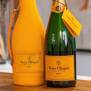 Vevue champagne koozie